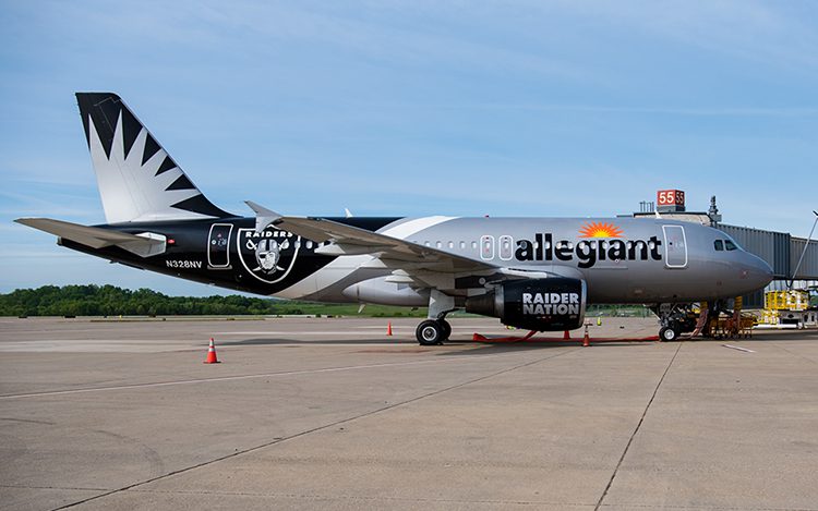 Steve Eckerson American – Allegiant Raiders Plane