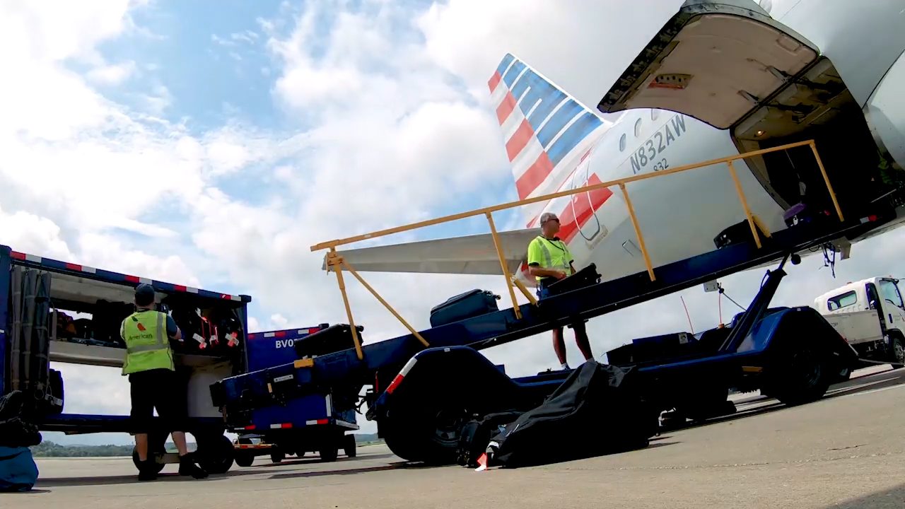 Baggage Claim Behind the Scenes_10