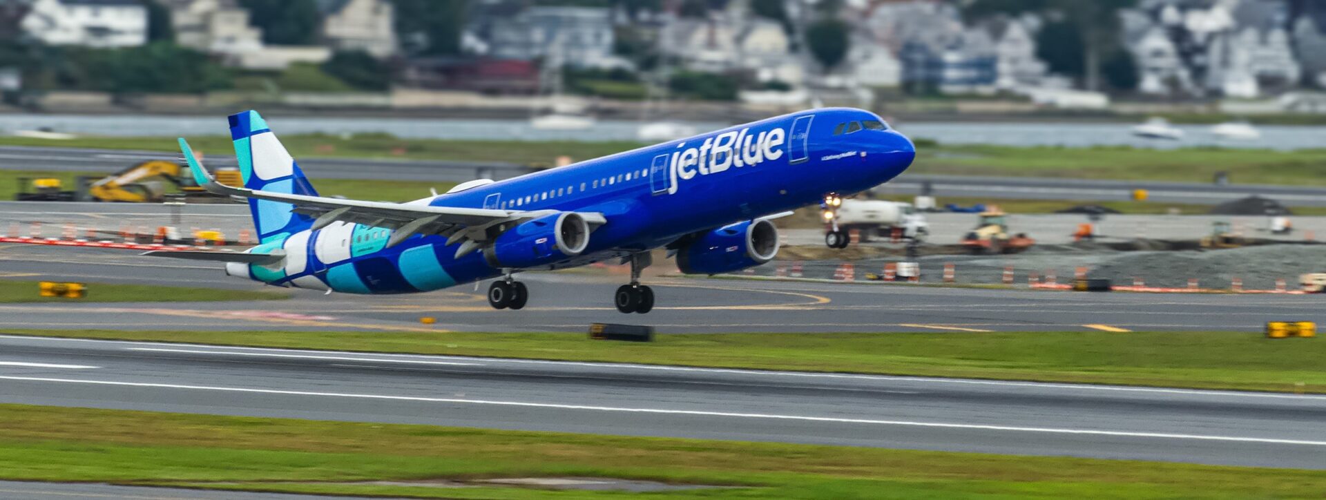 Jonathan-Forant-jonnyaviation-Boston-Logan-Airport-JetBlue