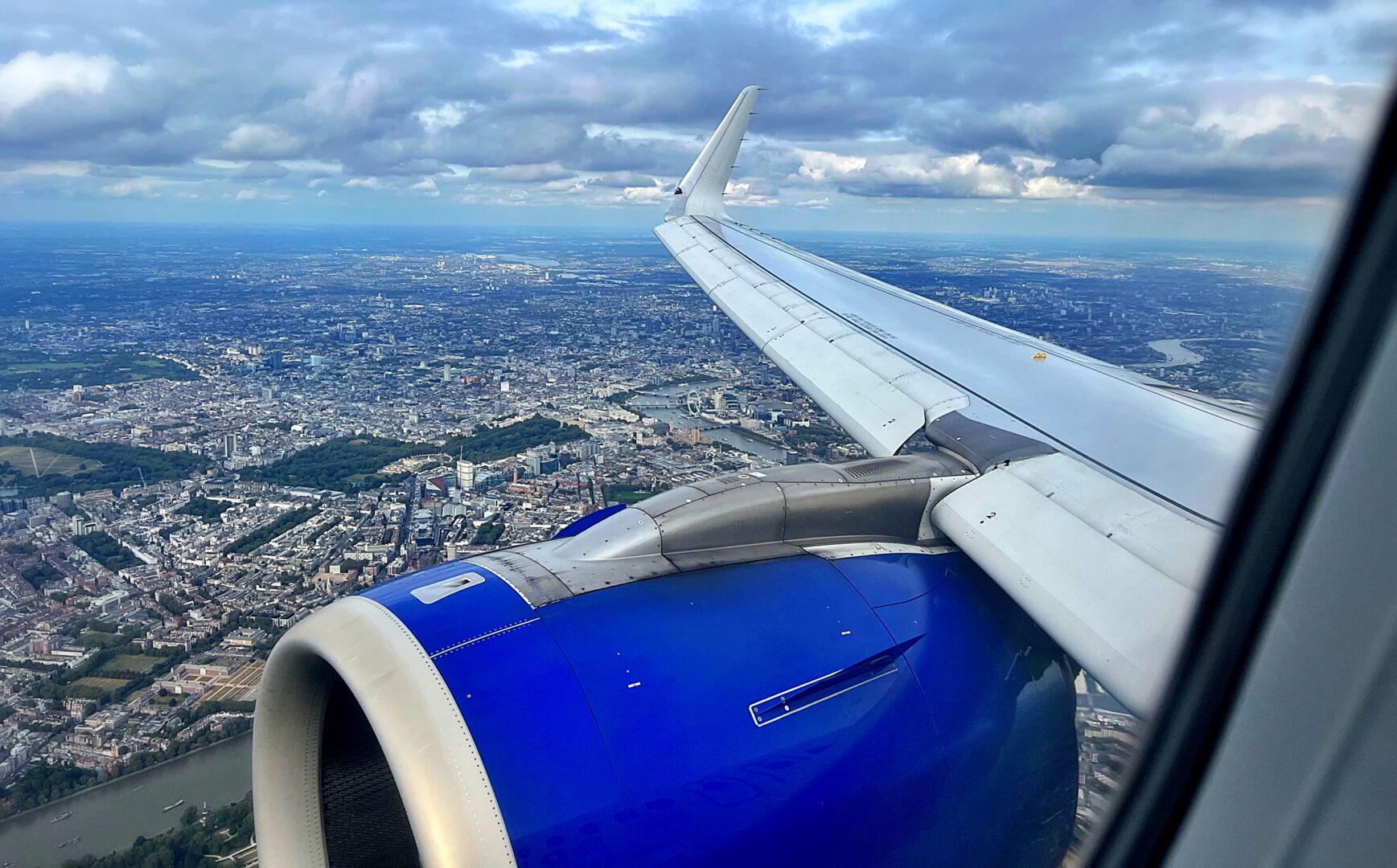 Matt Grossman British Airways flight landing in London Heathrow from Lisbon Portugal Used
